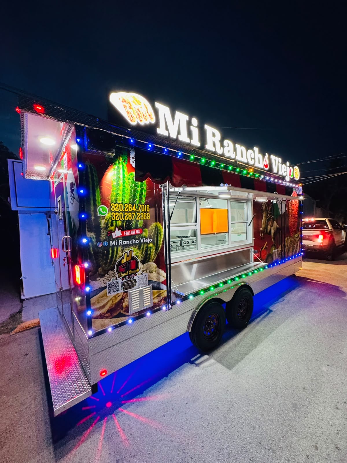 Trailer de comida Mi Rancho Viejo fabricado por J & J Food Truck