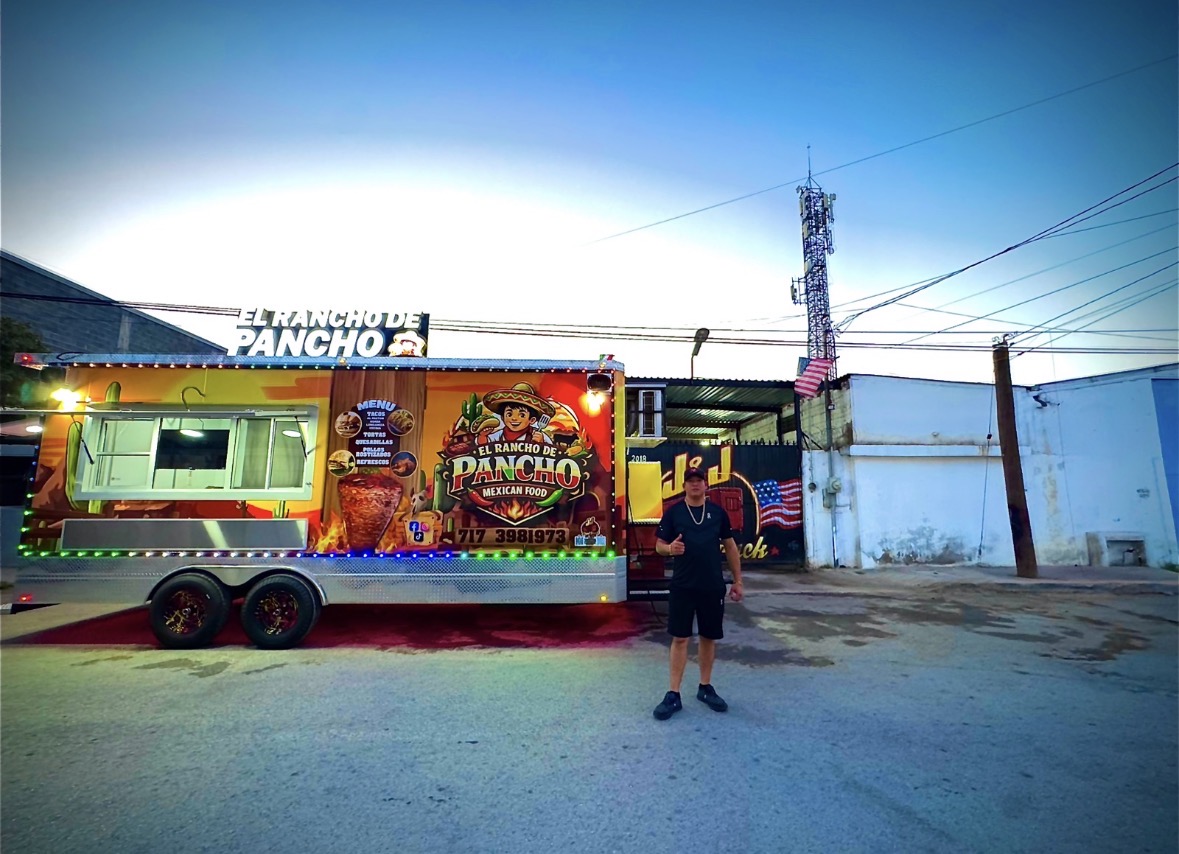 Trailer de comida El Rancho de Pancho fabricado por J & J Food Truck